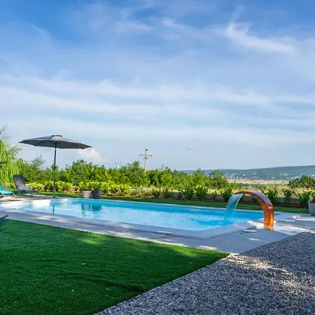 Carpinus * Široki Brijeg