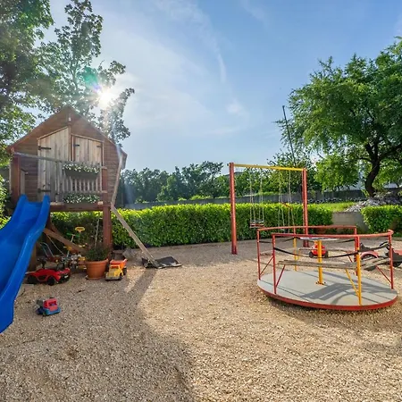 Carpinus Villa Siroki Brijeg