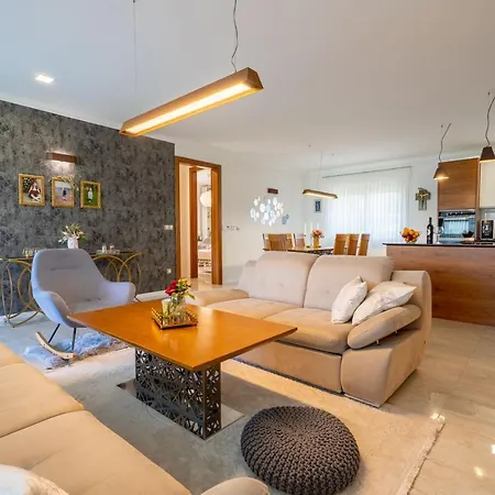 Carpinus Villa Siroki Brijeg